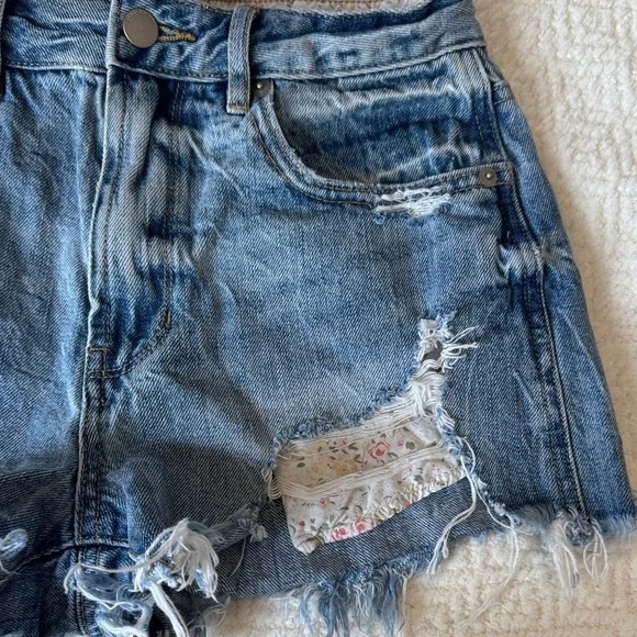 Blue Revival Stylish Distressed Blue Jean Shorts Size 24 - Picture 3 of 9